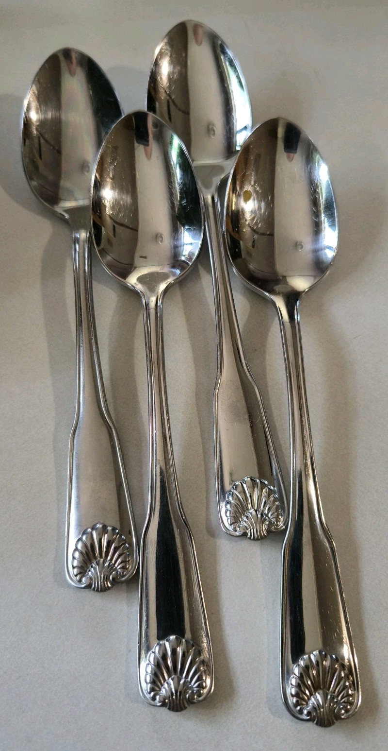 Set of 4 Oneida TUDOR Stainless Teaspoon Deluxe Shell Glossy Flatware 6 1/8"
