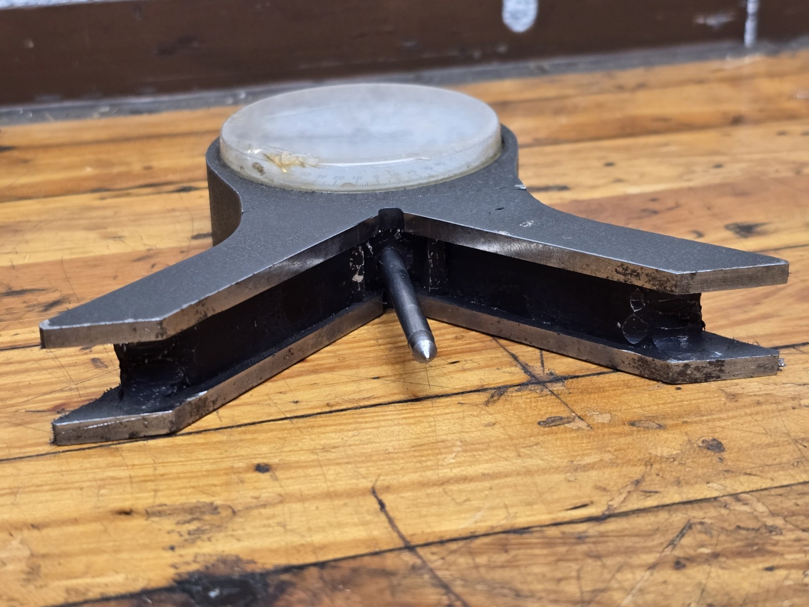 Legois Mfg. Miracle Point Indicator Protractor Magnetic Base Model 10 With Case