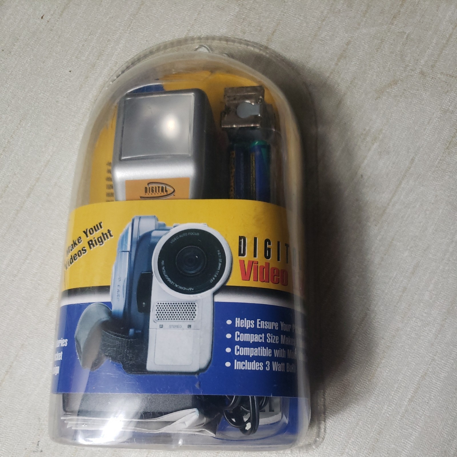 Digital Camcorder Video Light CV-1800R New Sealed In Box