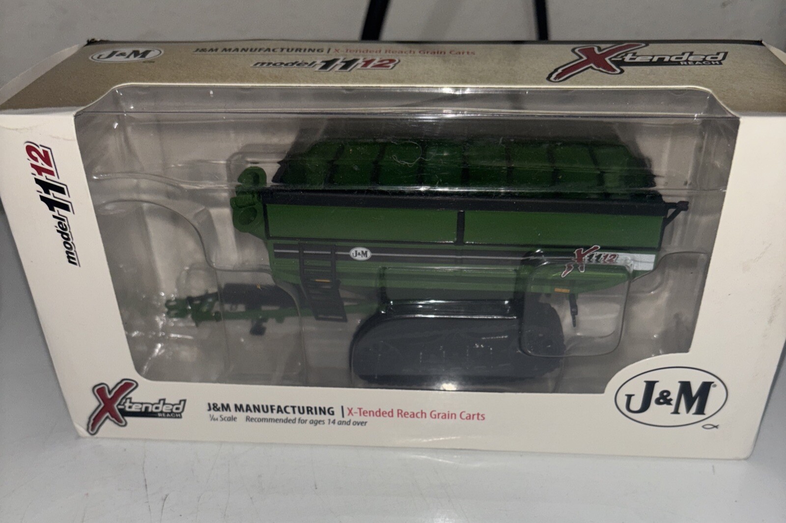 J&M Manufacturing X-Tended Reach Grain Cart Green Scale 1/64