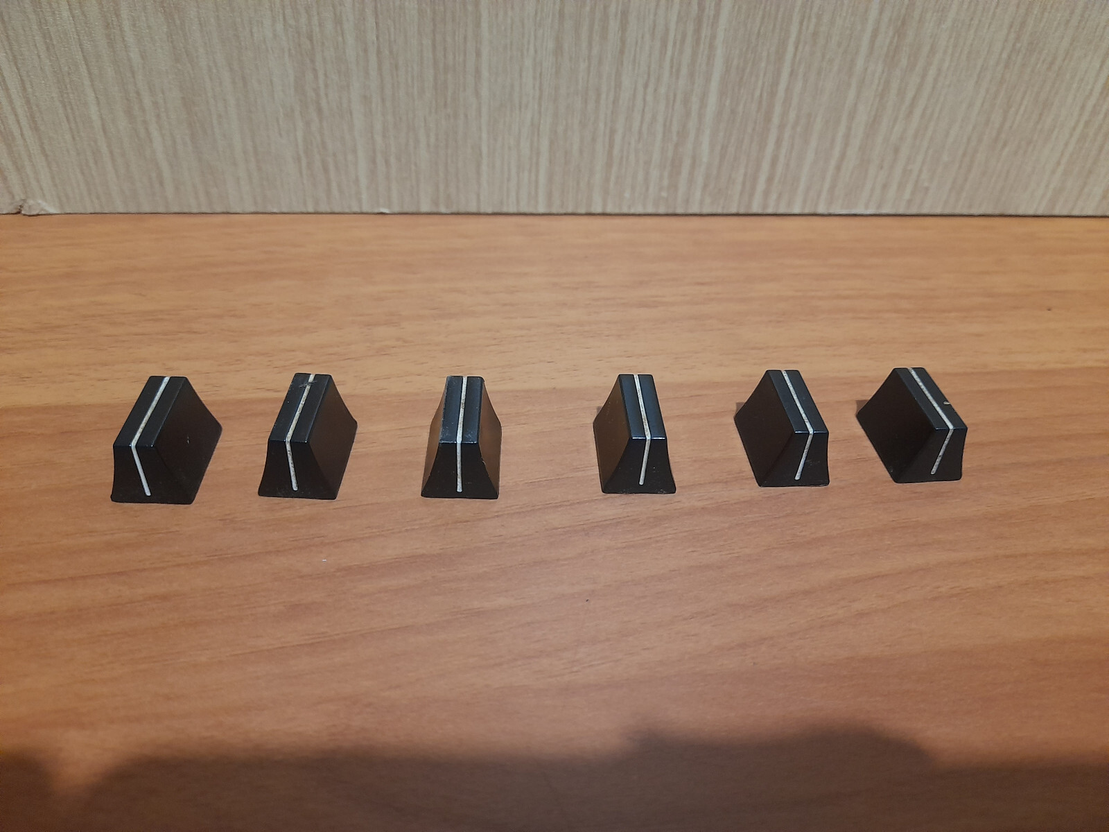 Behringer DJX700 knobs 6