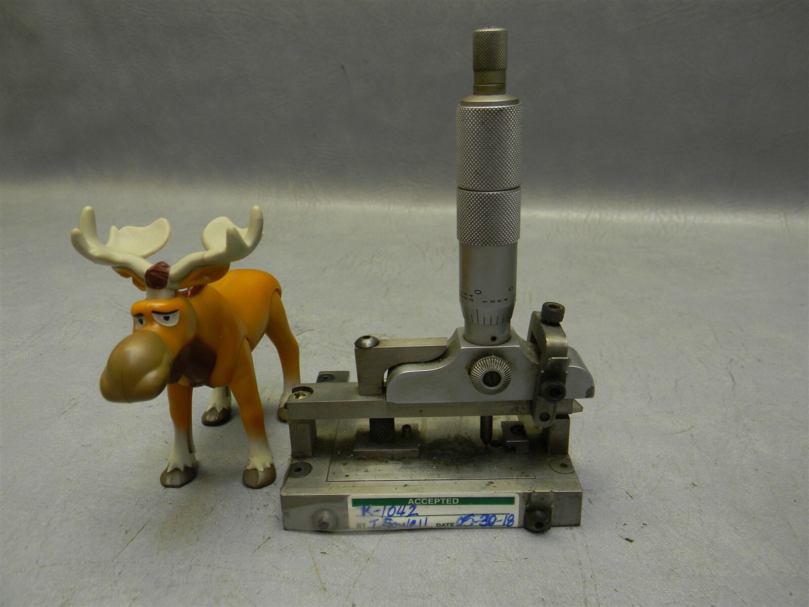 Mitutoyo .001" Depth Micrometer Gauge with stand