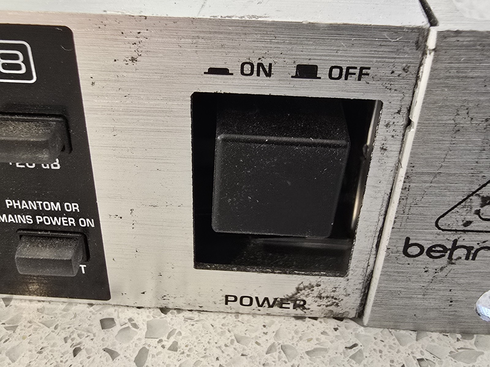 Behringer Ultra-DI Pro DI800 Phantom Powered 8 Channel Direct DI-Box Untested