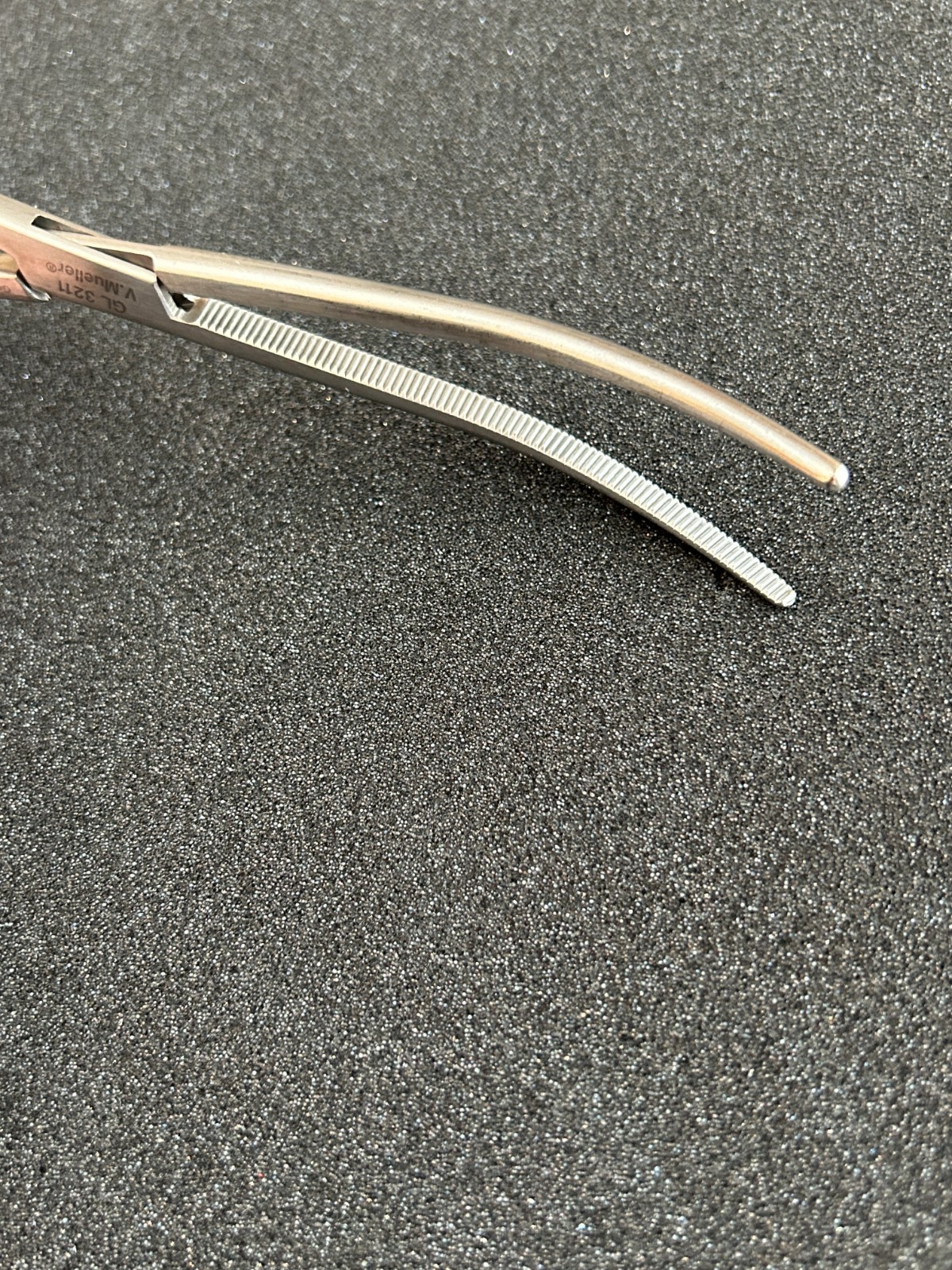 V. Mueller GL3211 Rochester-Pean Forcep 10"