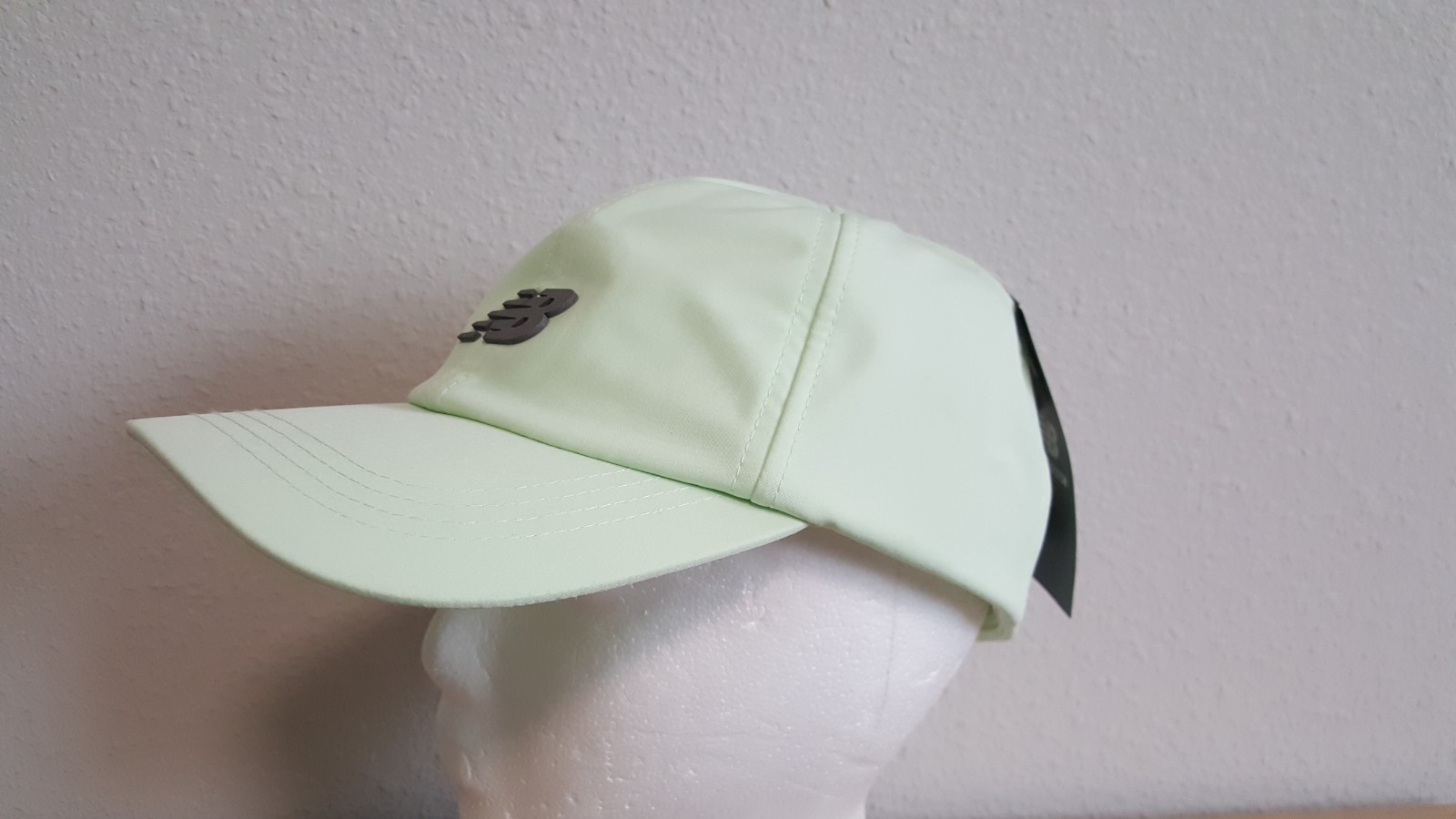 New Balance performance Hat cap in Neon green