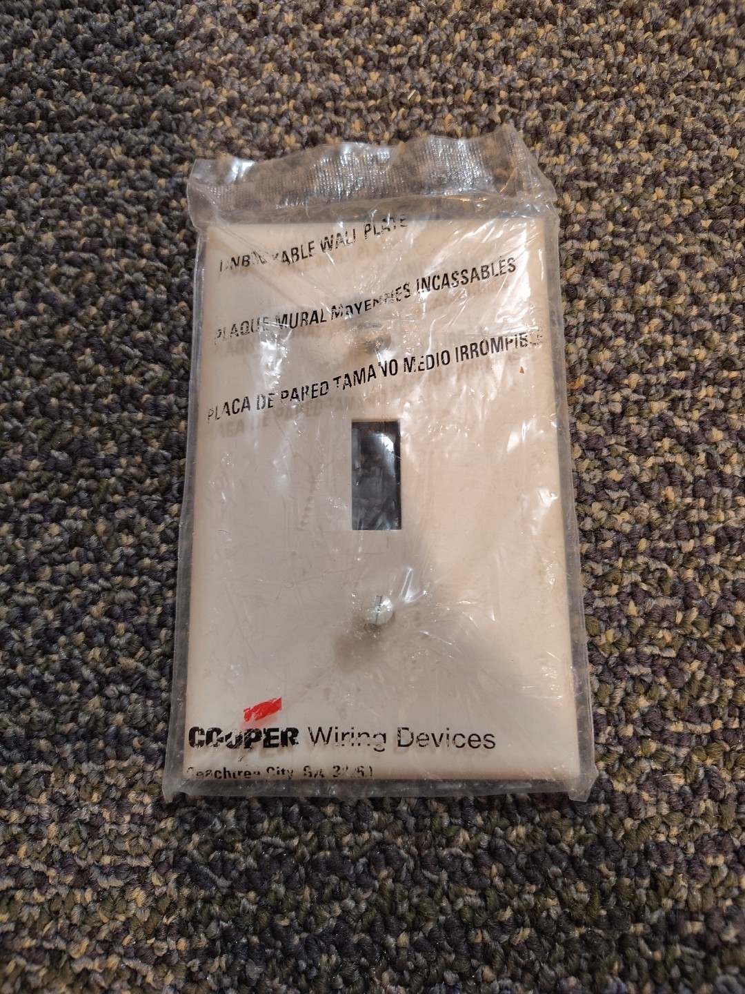 Cooper Wiring Devices Unbreakable  Ivory Lightswitch plates Free Shipping