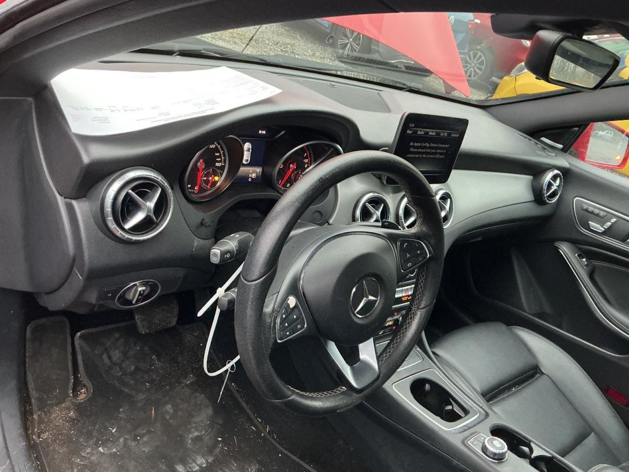 CLA250 2017 Glove Box 4934947