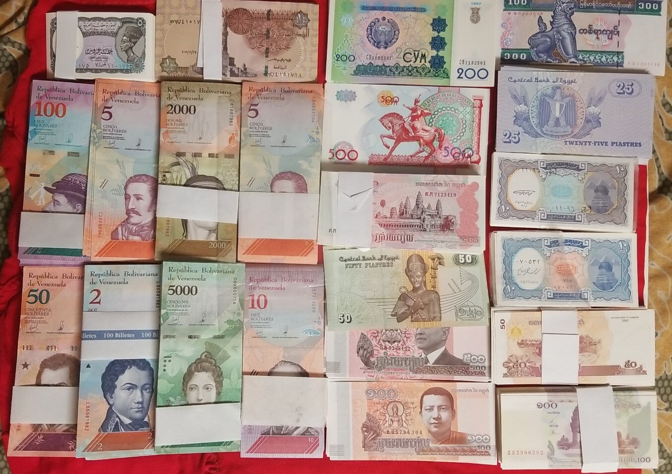 Lot of 12 Different Foreign PAPER MONEY BANKNOTES WORLD CURRENCY  UNC  FREE SH.