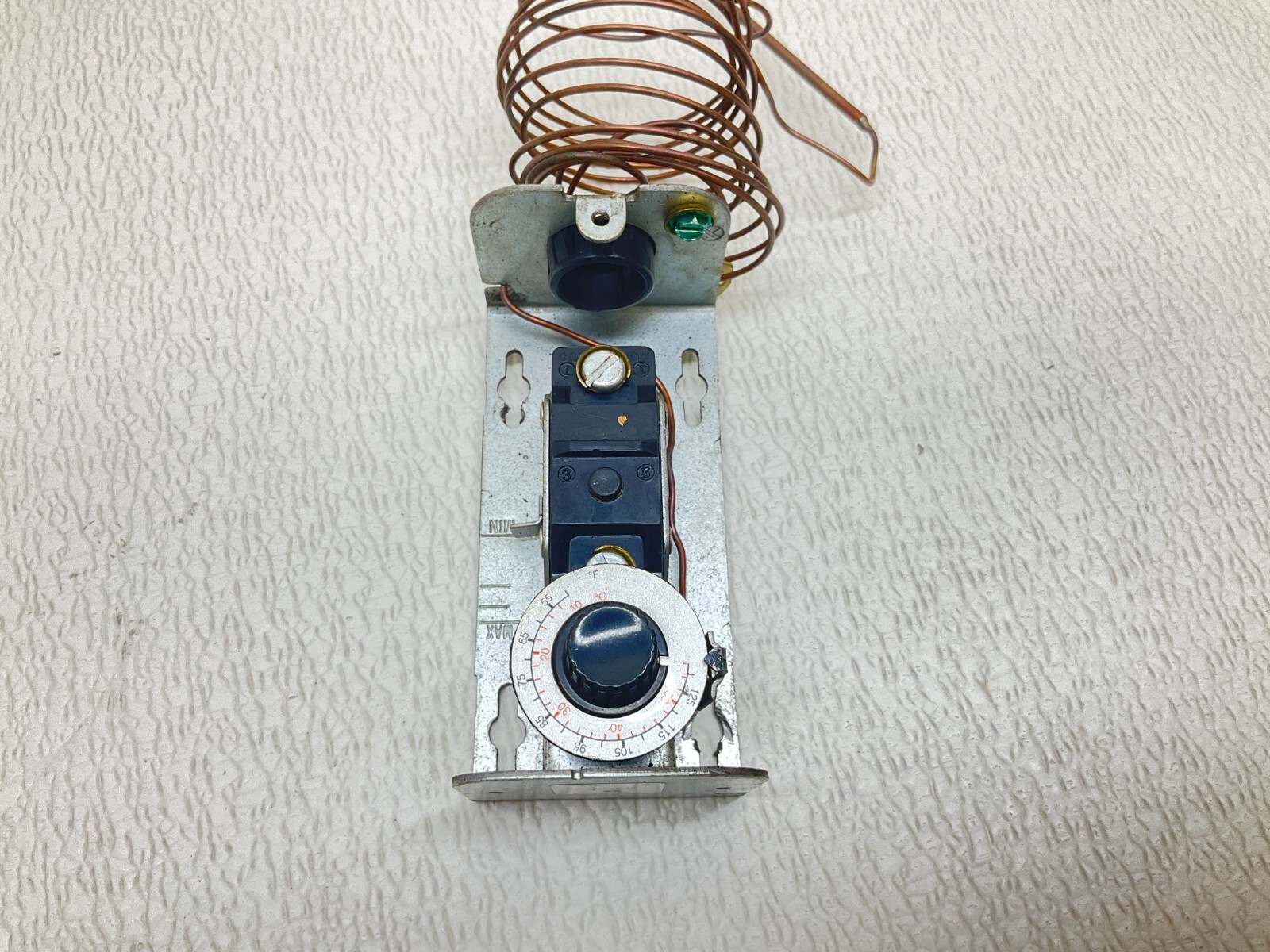 Johnson Controls A19ABA-49 Temperature Controller A19ABA49 (TSC)