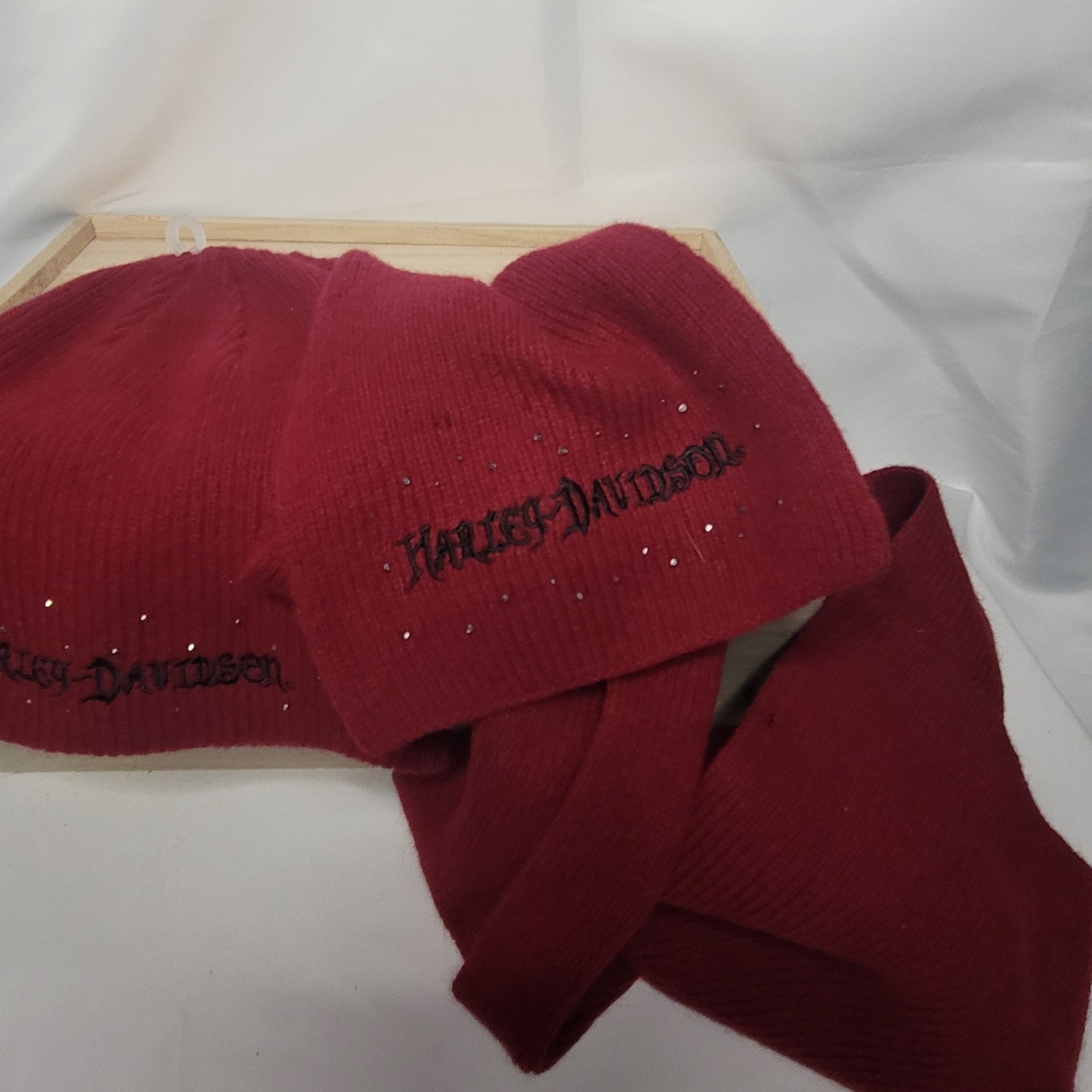 Harley Davidson- Women's hat and scarf set- NWOT- Maroon in color