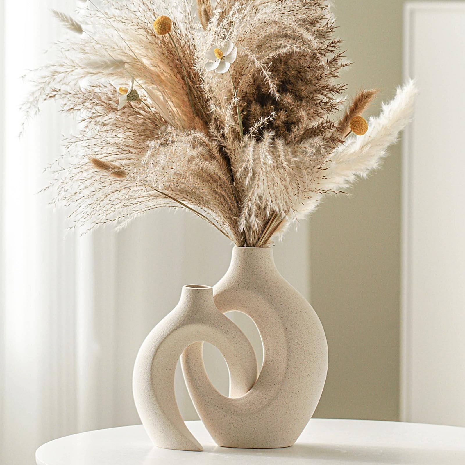 Lvases Snuggle Hollow Ceramic Vase Set of 2, Nordic Modern Boho ins Style Decora