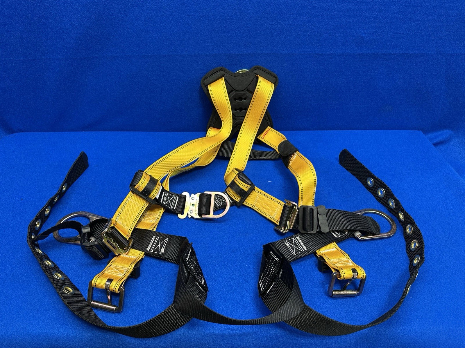 CONDOR Full Body Harness: Vest, Quick-Connect / Tongue Buckles, L, 420 lb