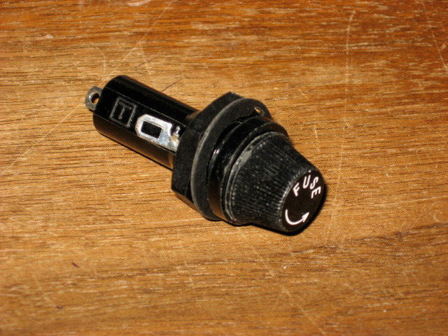 Fuse Holder for 5 X 20mm GMA Type Fuses, qty 1