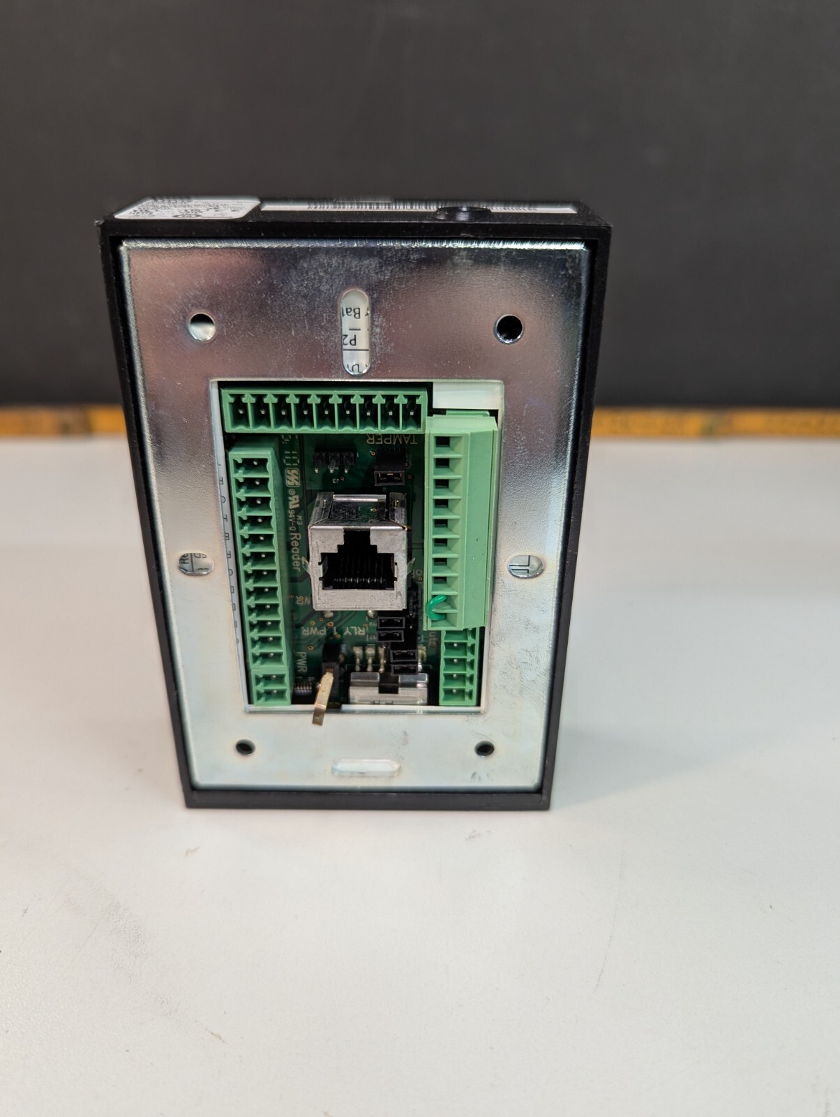 HID® EDGE™ EDGEPlus Solo ES400 82000BKE IP-based Controller