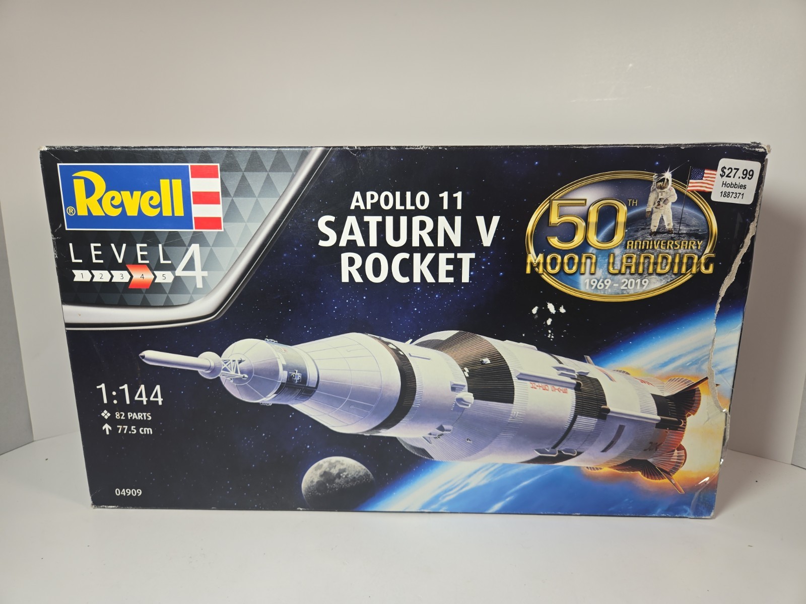 Revell Apollo 11 Saturn V Rocket , 1:144 ,  Model Kit # 04909 New In Damaged Box