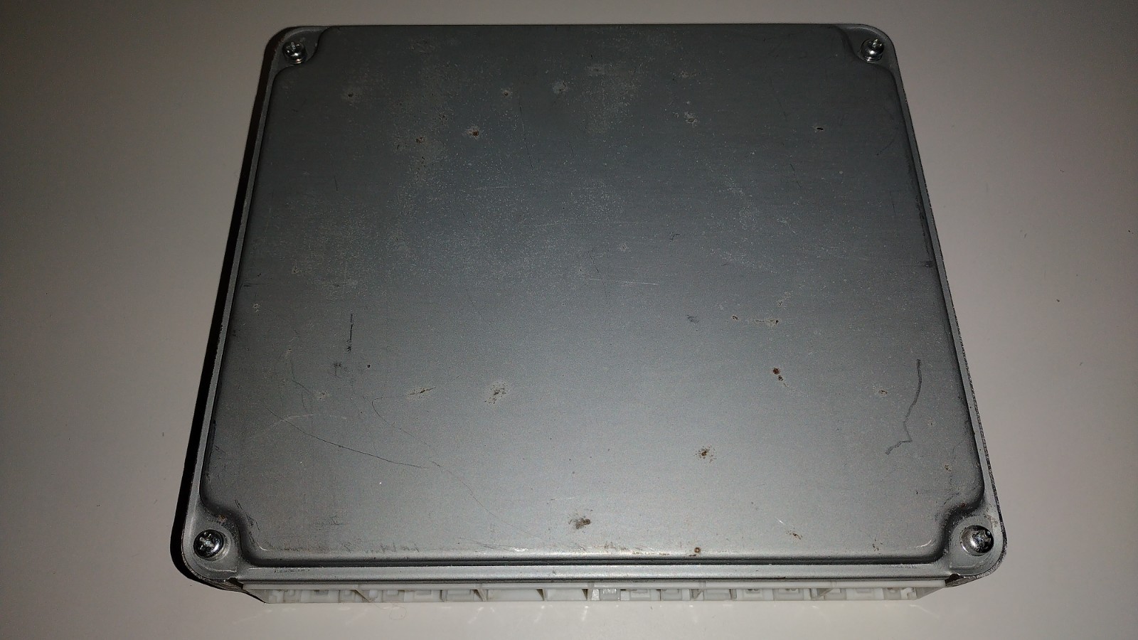 2005 Toyota Highlander 2.4L 2WD ECM/ECU computer module 89661-48740