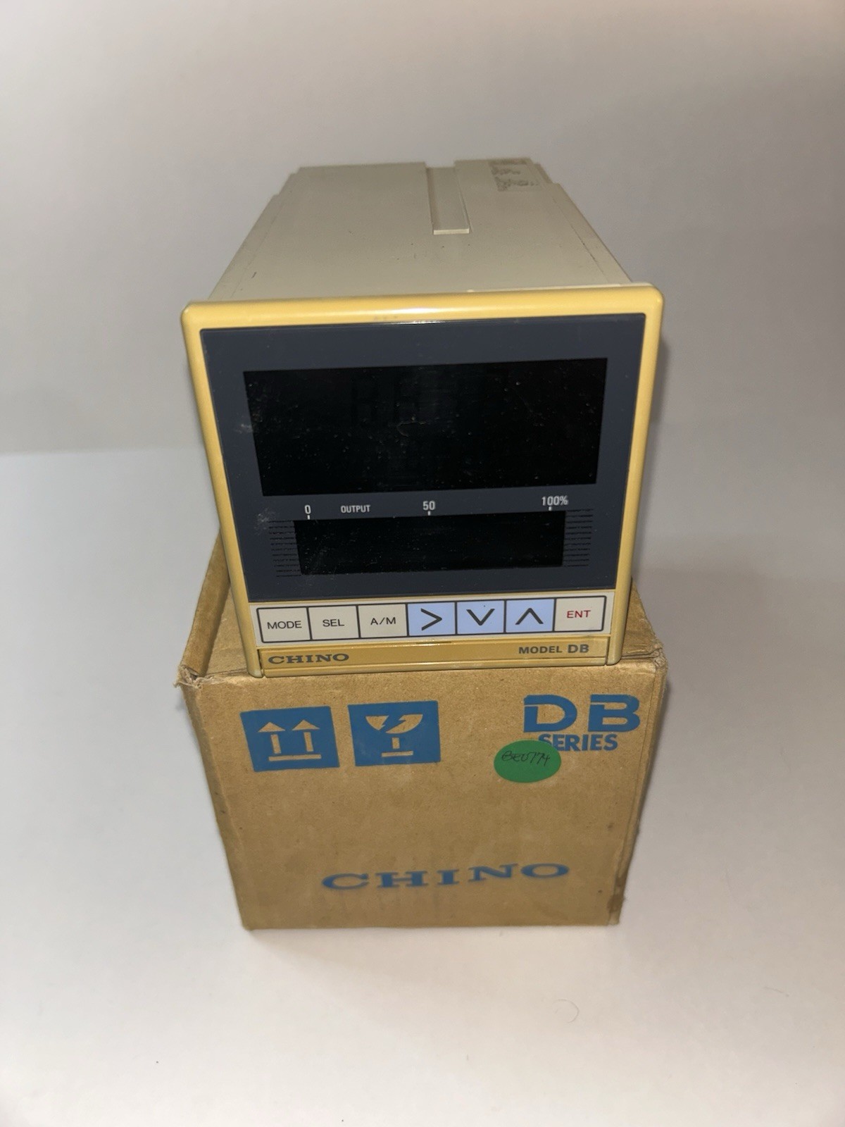 CHINO MODEL DB Temperature Controller DB