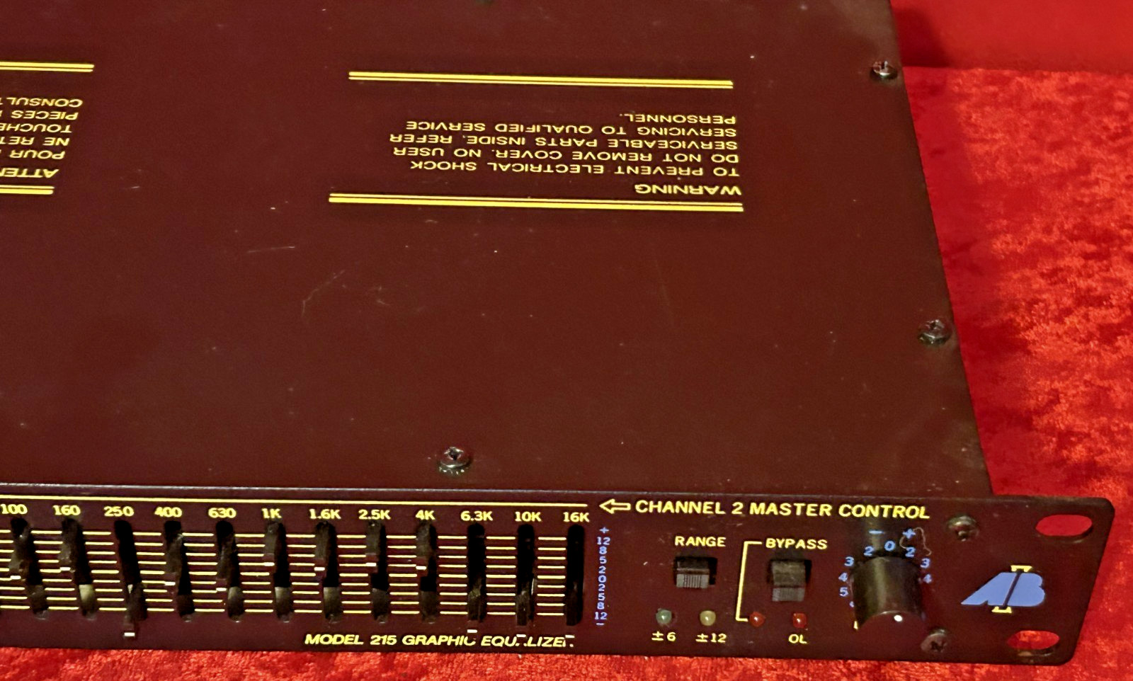 AB international 215 Graphic Equalizer, Two Channel, Rack Mountable B1