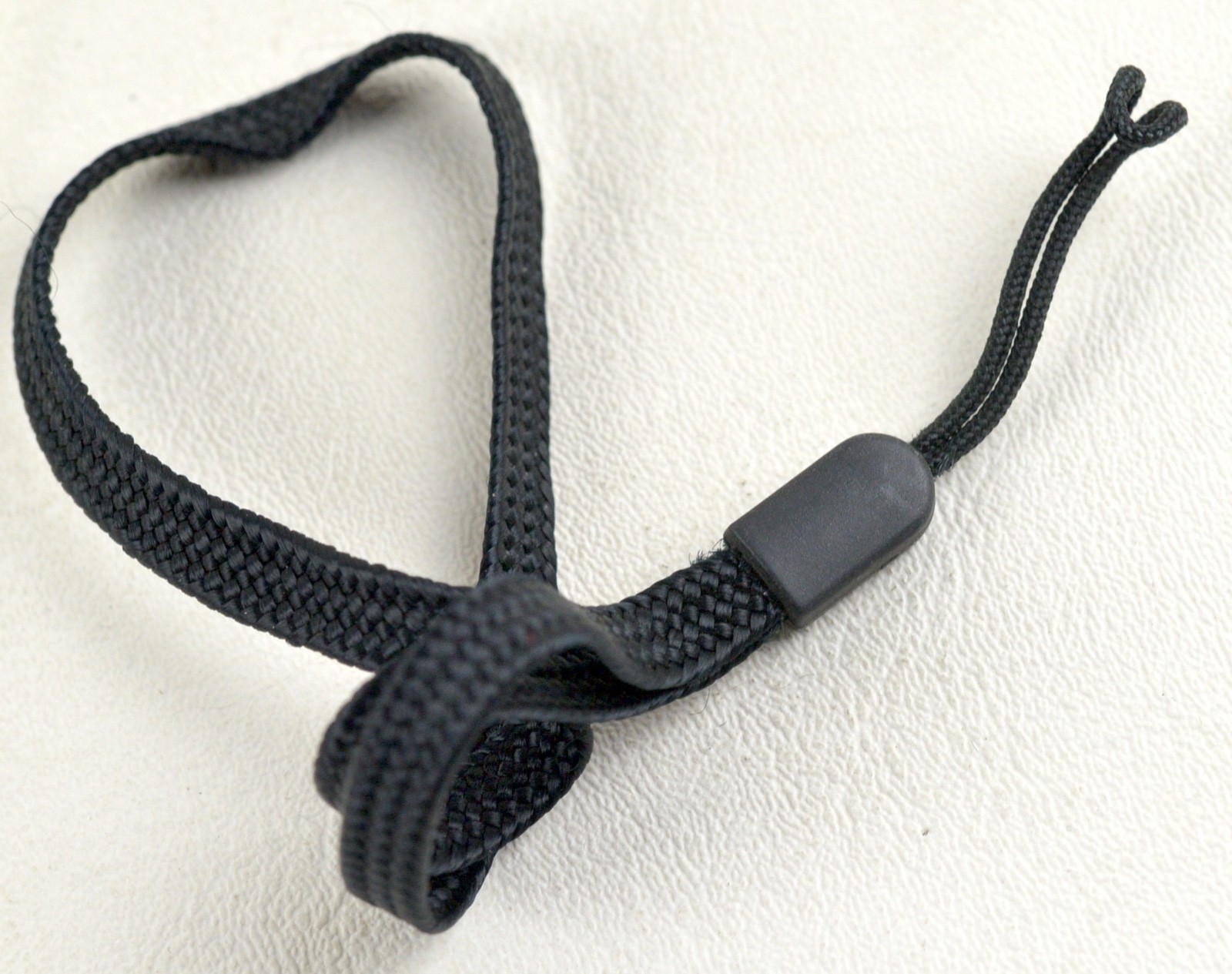 Genuine NIKON CAMERA NECK STRAP for one touch zoom