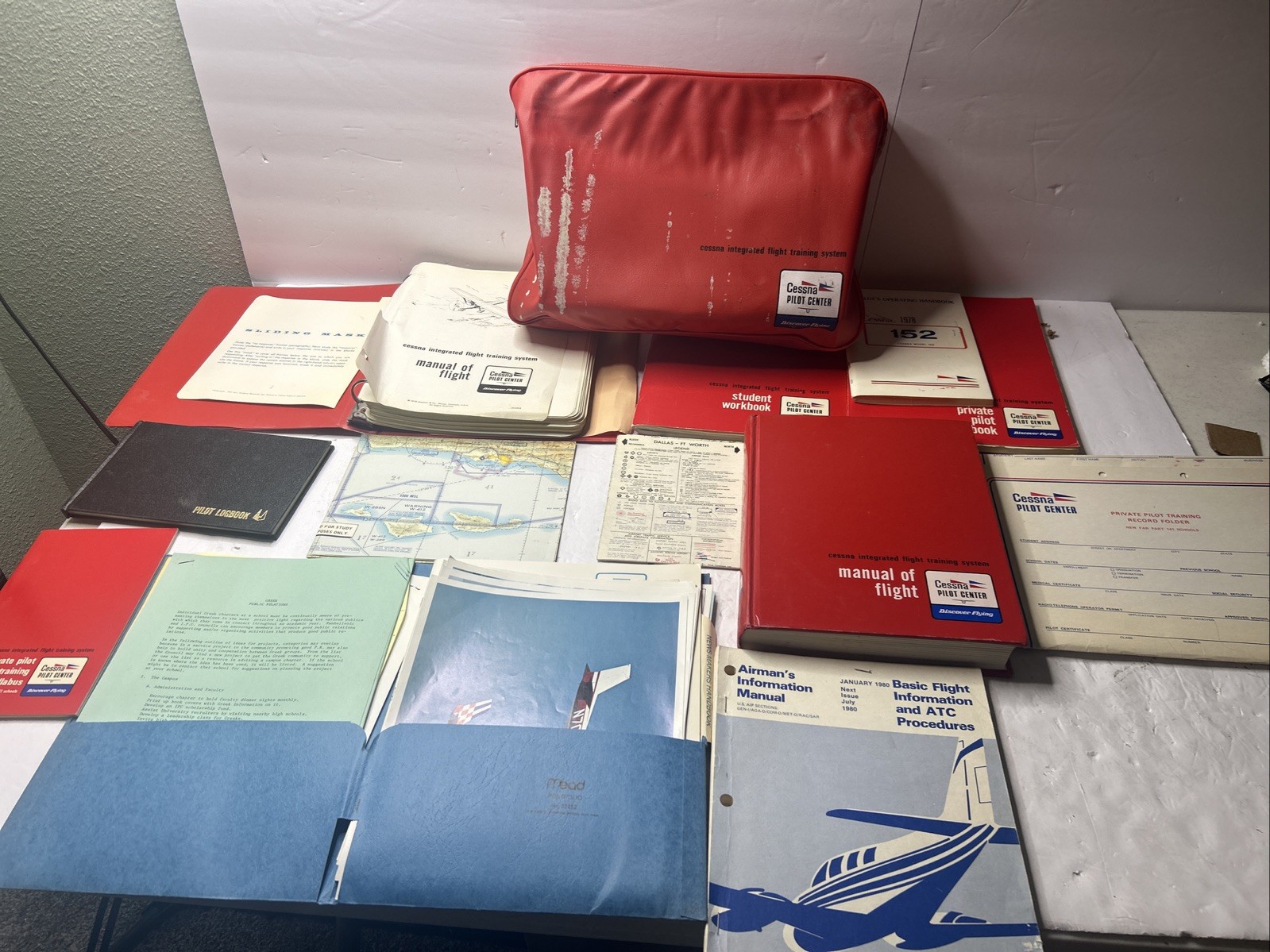 1978 Cessna Pilot’s Manuals, Workbooks, Certificates Logbooks Aeronautical Maps
