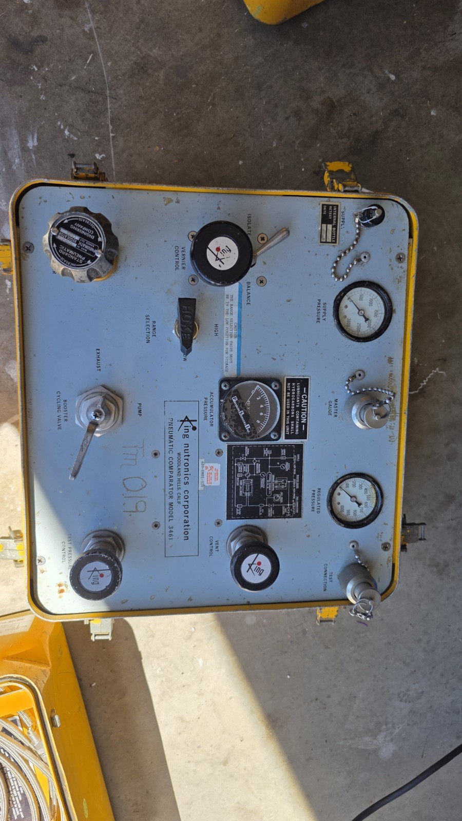 King Nutronics - model 3461-48-101- Portable Pressure Calibration System