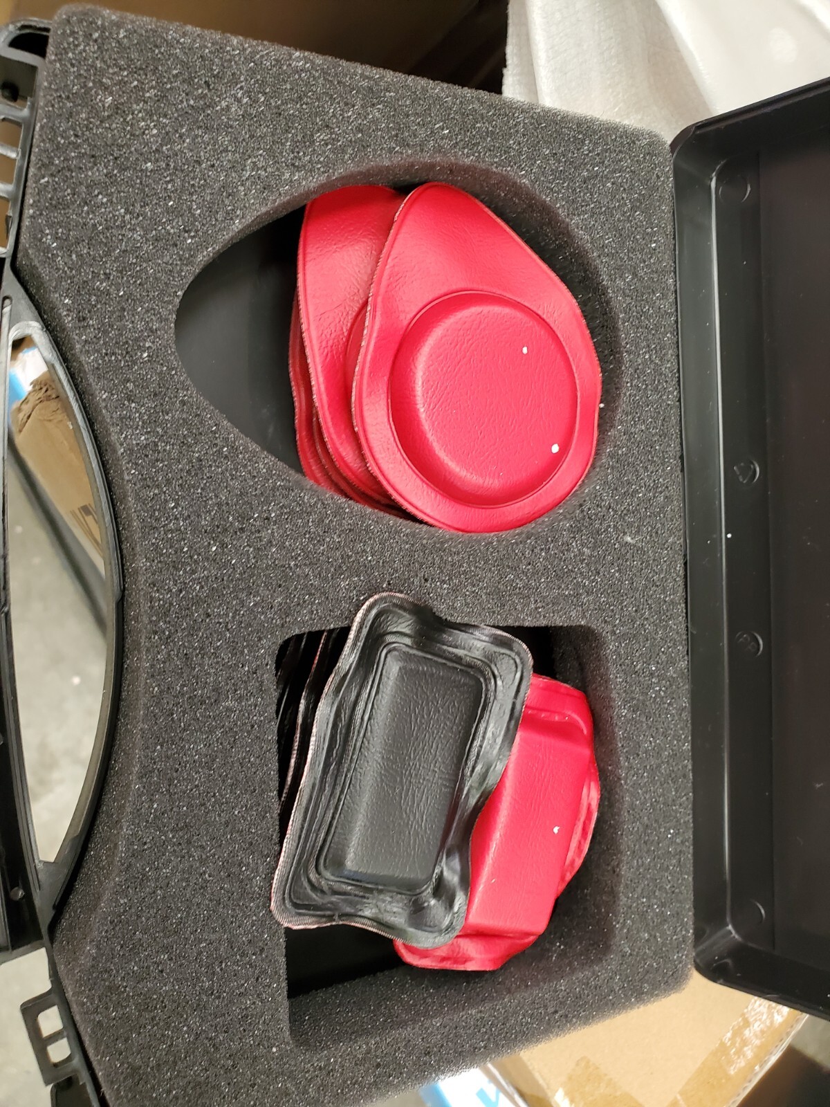 MAG Ferrite Magnets Covered With Vinyl - 12 Magnets + Case
