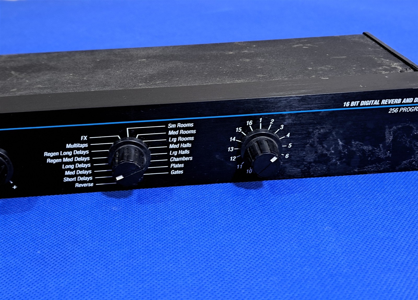 Alesis Microverb III 16 Bit Digital Reverb DELAY 256 Programs No AC Adapter