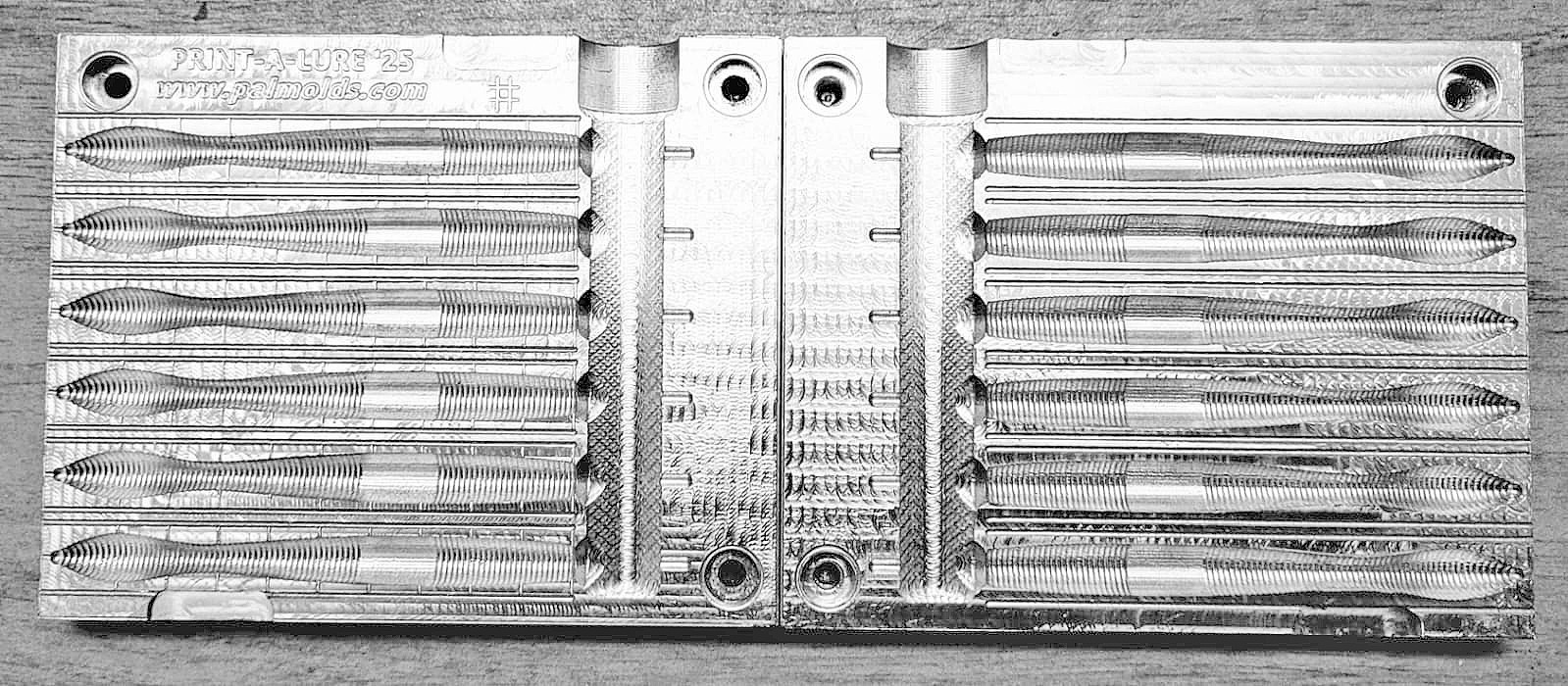 Aluminum fishing soft bait mold - 3.25" x 6 cavities bulb tail worm mold