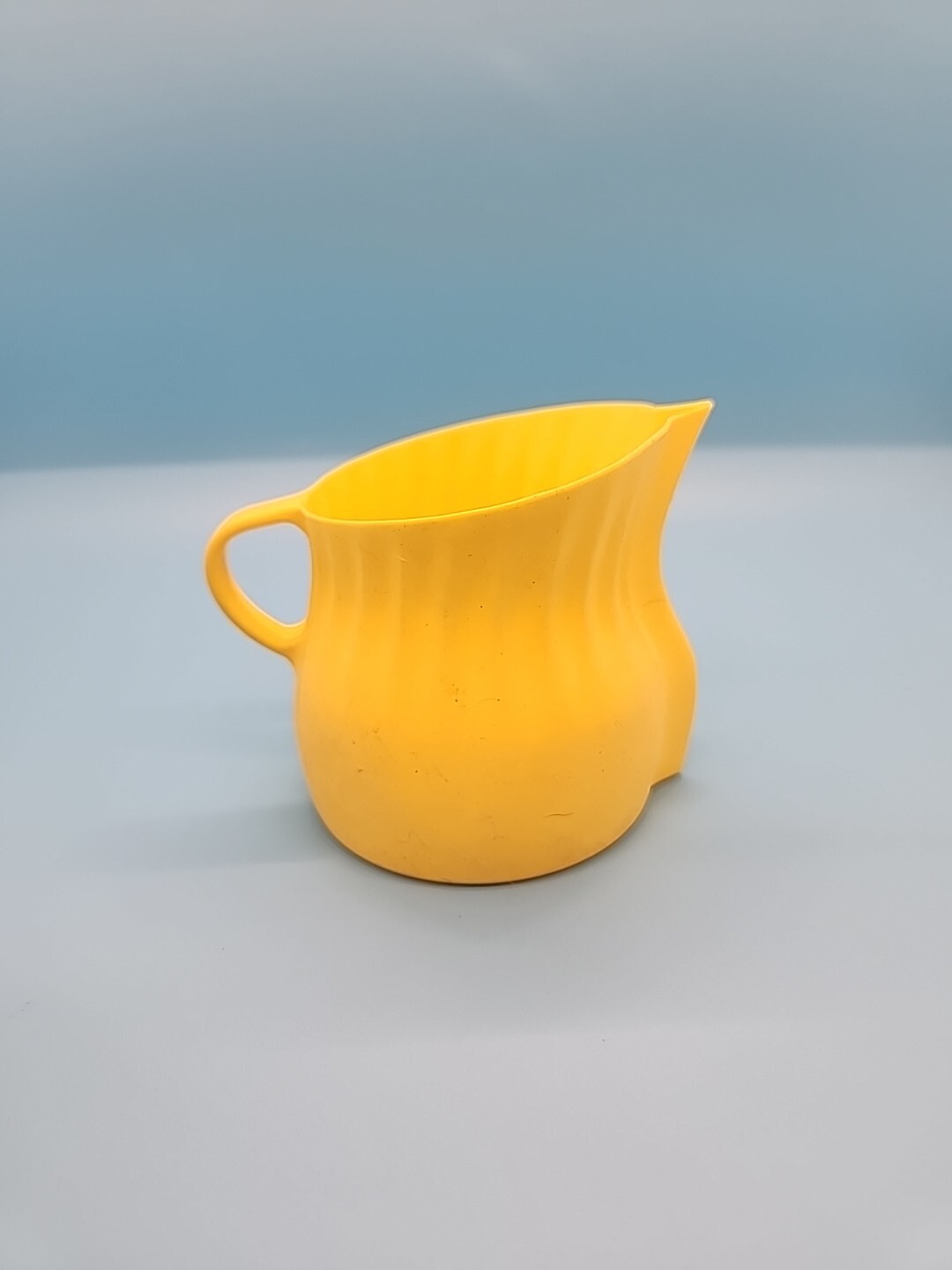 Mastrad Lemon Squeezer Yellow - 3"