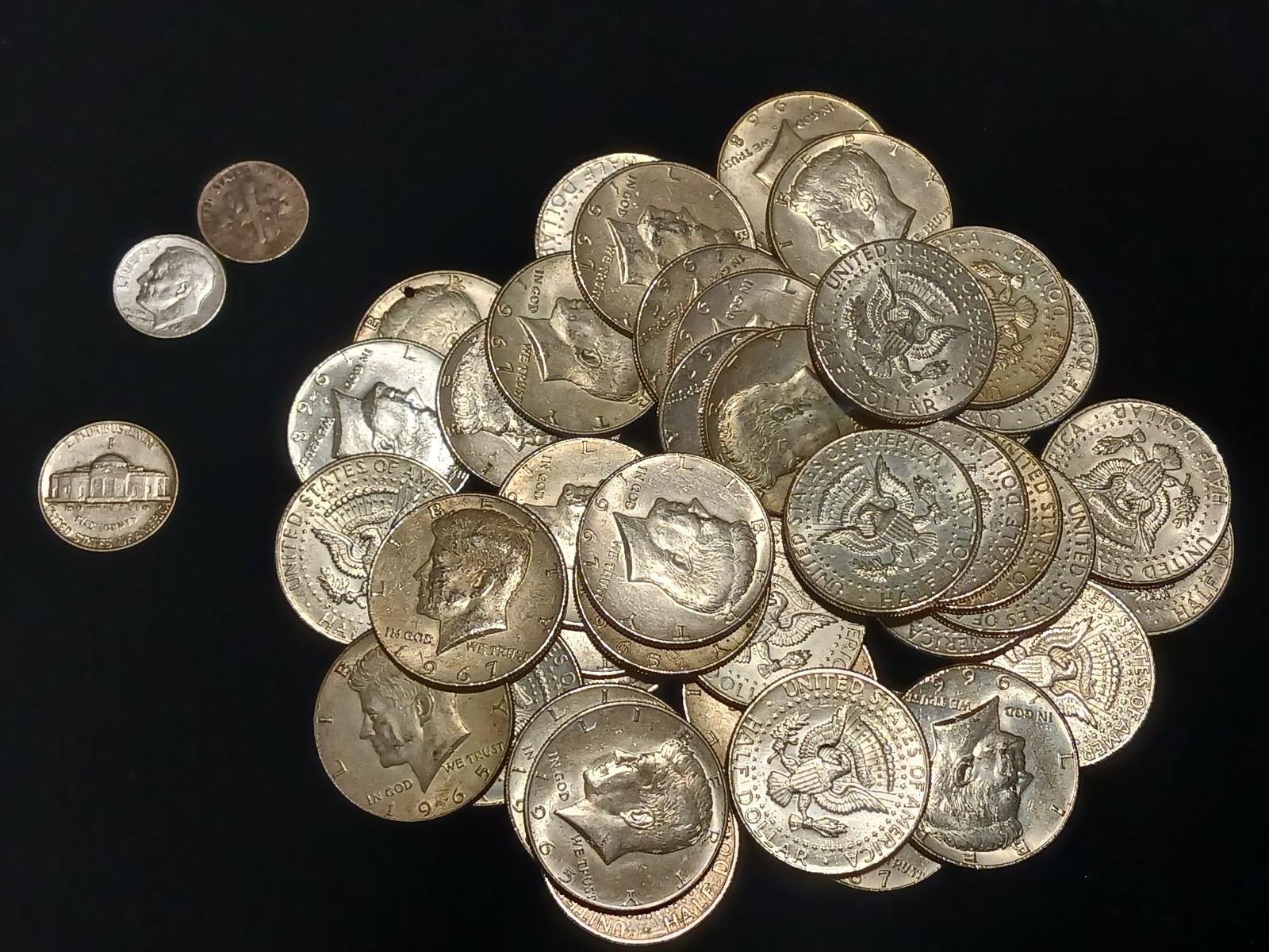LOT OF SILVER COINS ~ 1 WAR NICKEL, 2 ROOSEVELT DIMES, 41 KENNEDY HALVES (40%)