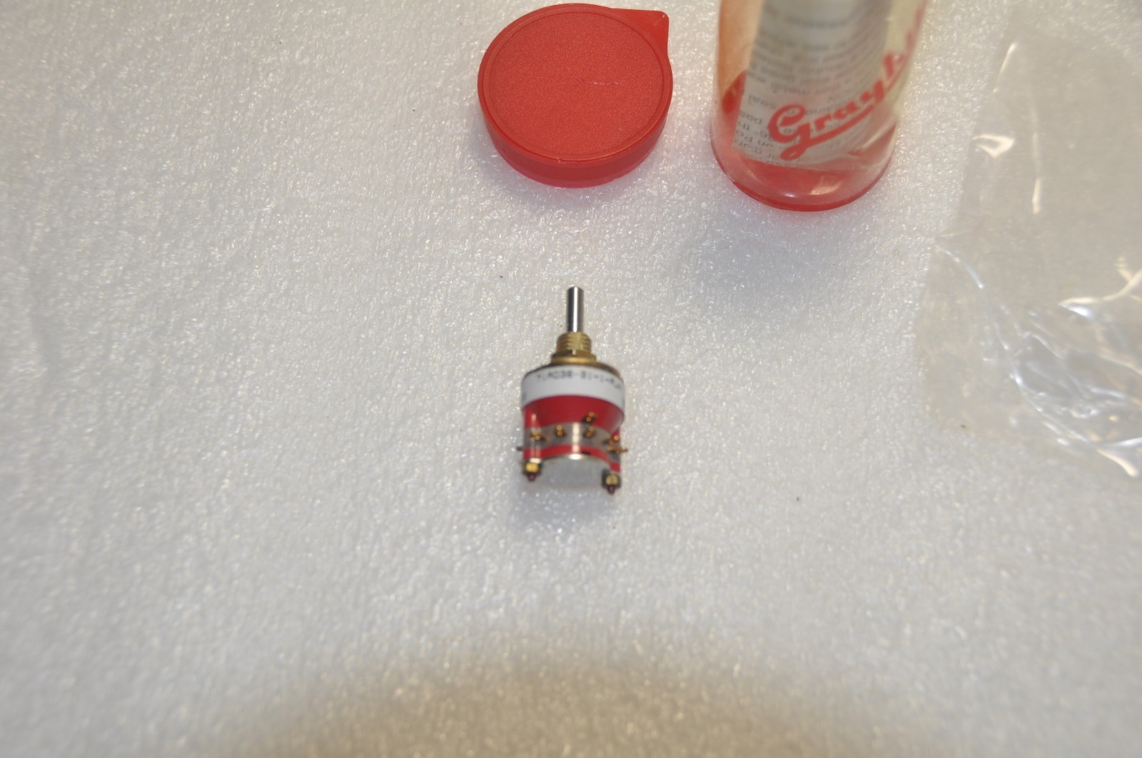 Grayhill 71AD36-01-1-AJN  SP  Cont Rotation  1/8" Shaft  NOS  (RB2.1L)