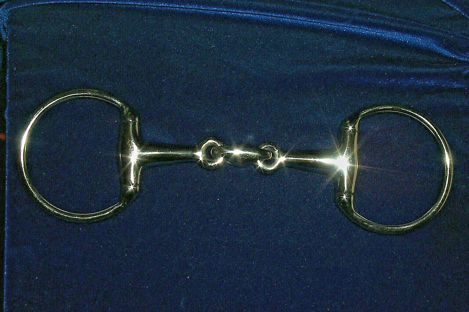 4.5" Three piece eggbutt snaffle with peanut.