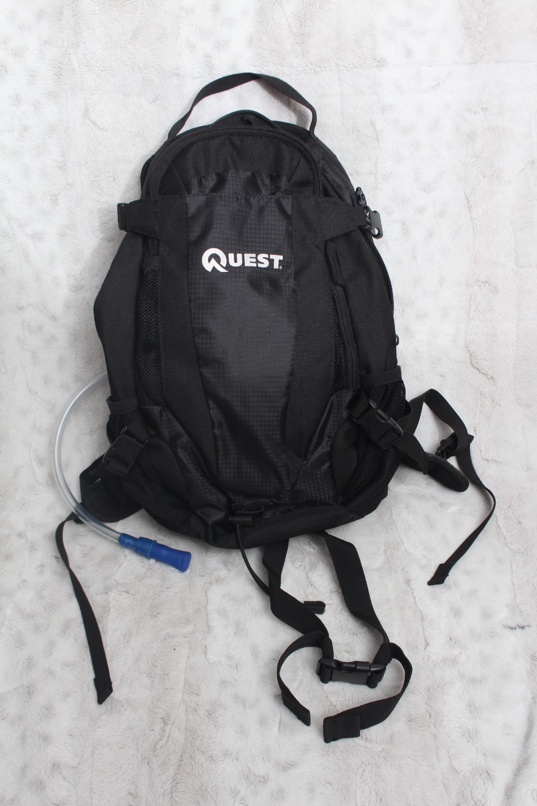 Quest 2L Hydration Daypack Backpack w/ Bladder Hiking Outdoors Black Summer