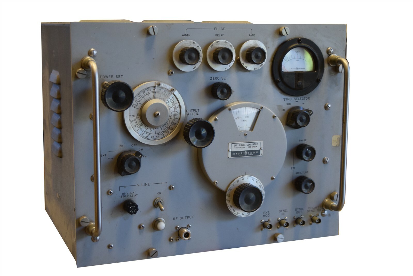 Vintage Hewlett Packard UHF Signal Generator Model 614A