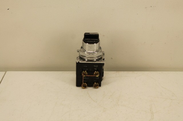 Cutler Hammer Selector Switch 2089 & T3 Contacts