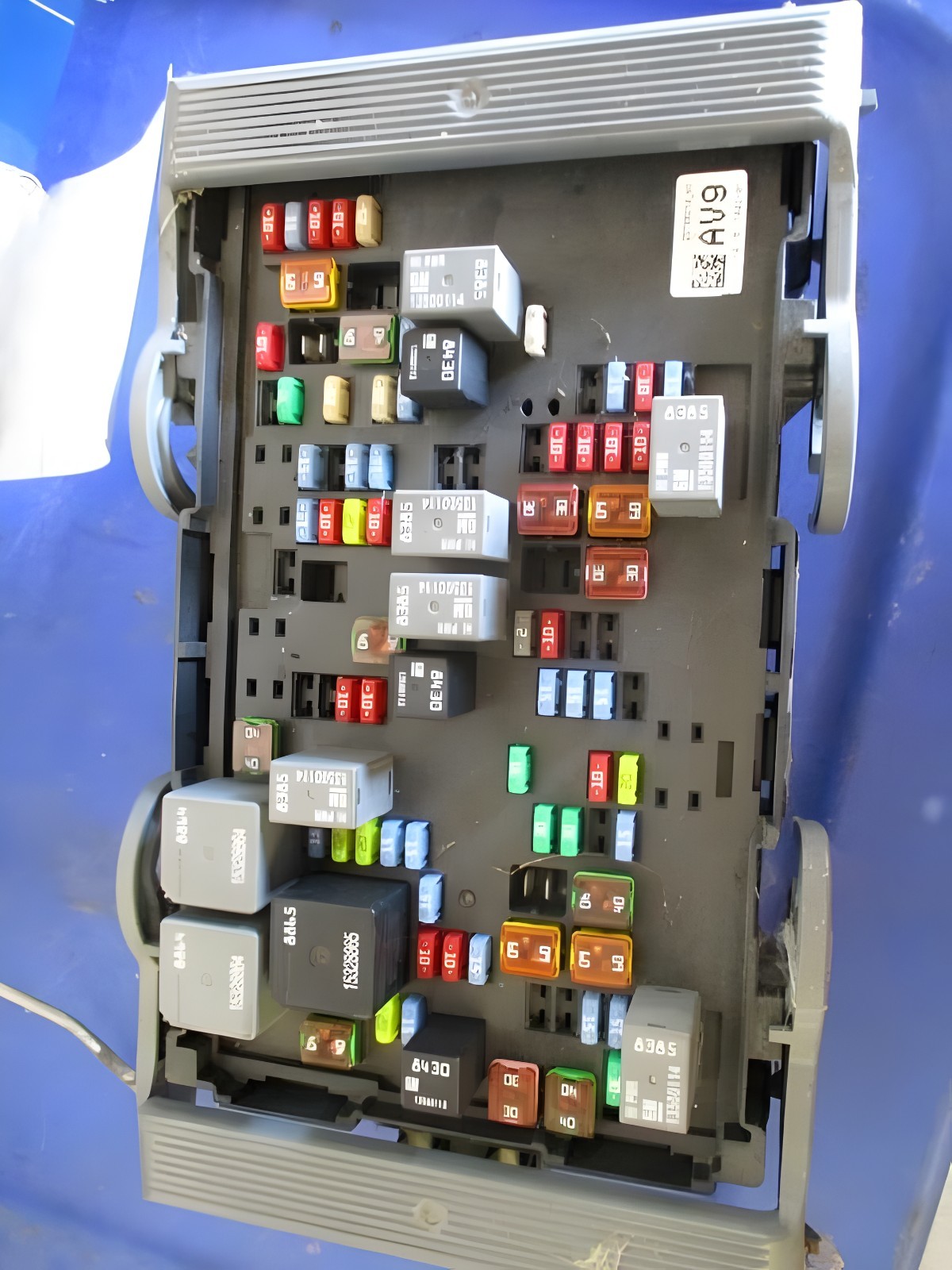 2010-2013 Chevy Silverado 1500 Engine Fuse Box OEM