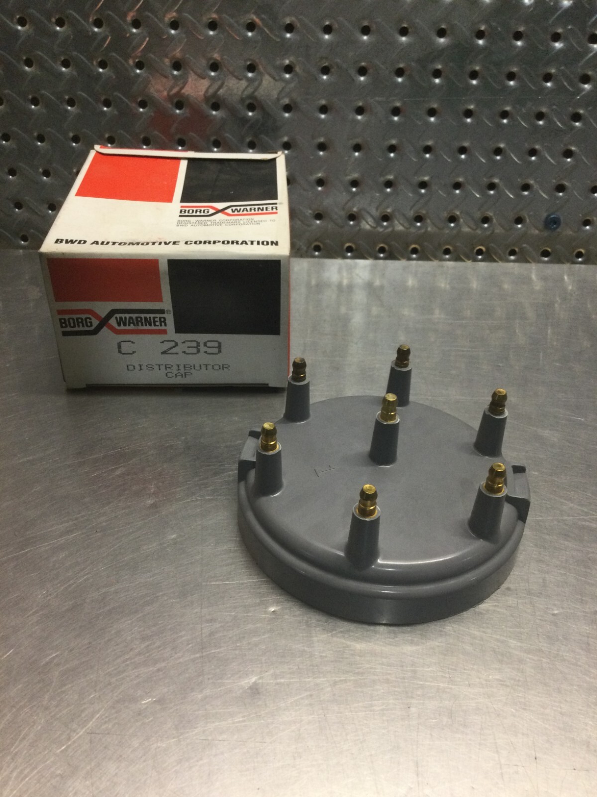 BORGWARNER DISTRIBUTOR CAP C239 t168