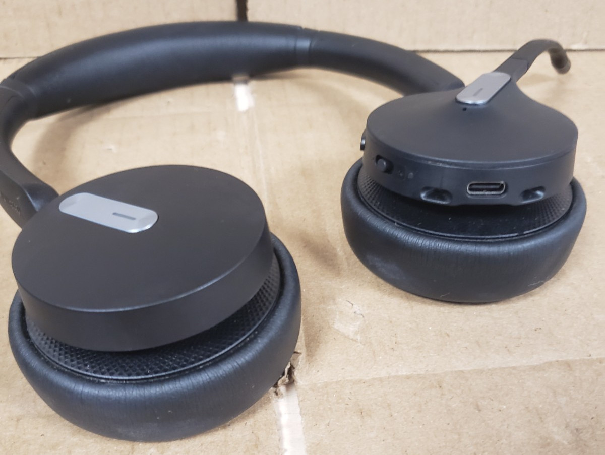 Yealink BHD702 Dual Wireless Bluetooth Headset W/MIC (NO DONGLE)