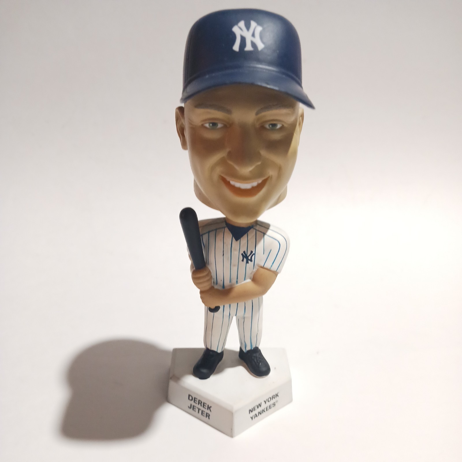 2002 The Upper Deck Company Derek Jeter Bobblehead Pre-owned