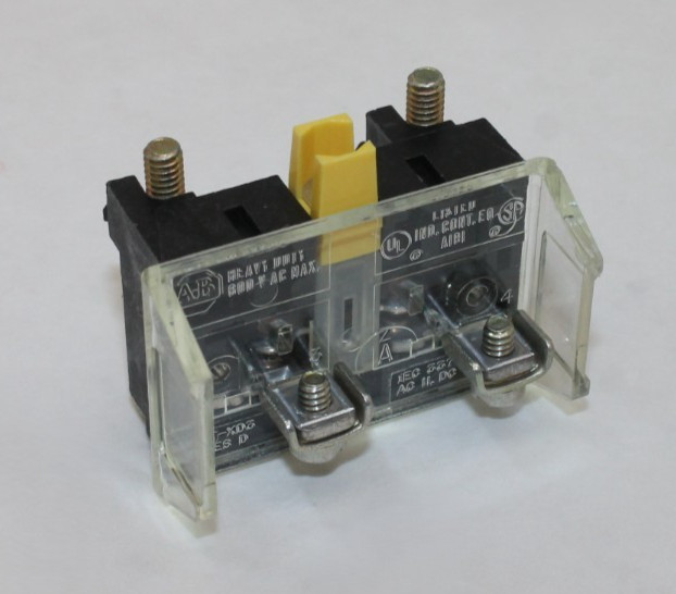 NIB Allen-Bradley 800T-XD3 Contact Block