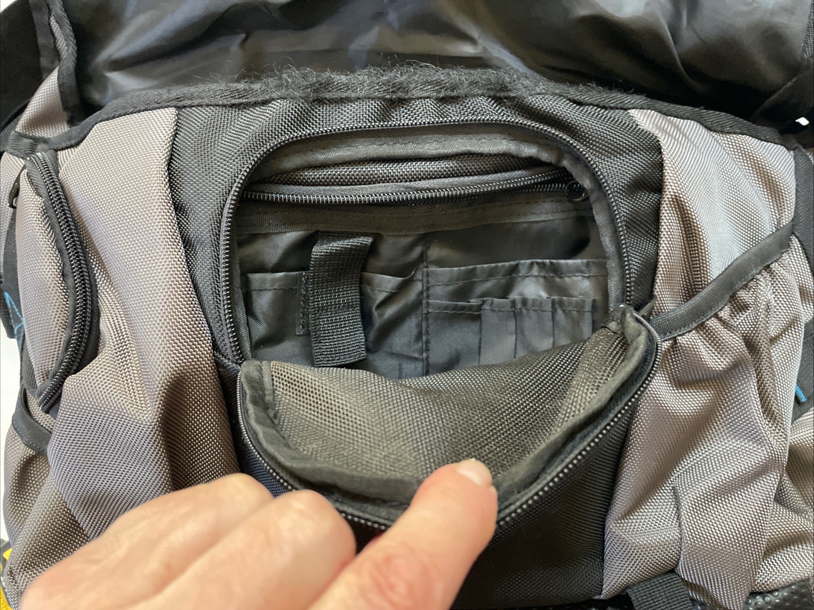 Ful Messenger Bag Approx. 19x13 with Strap Gray/Black