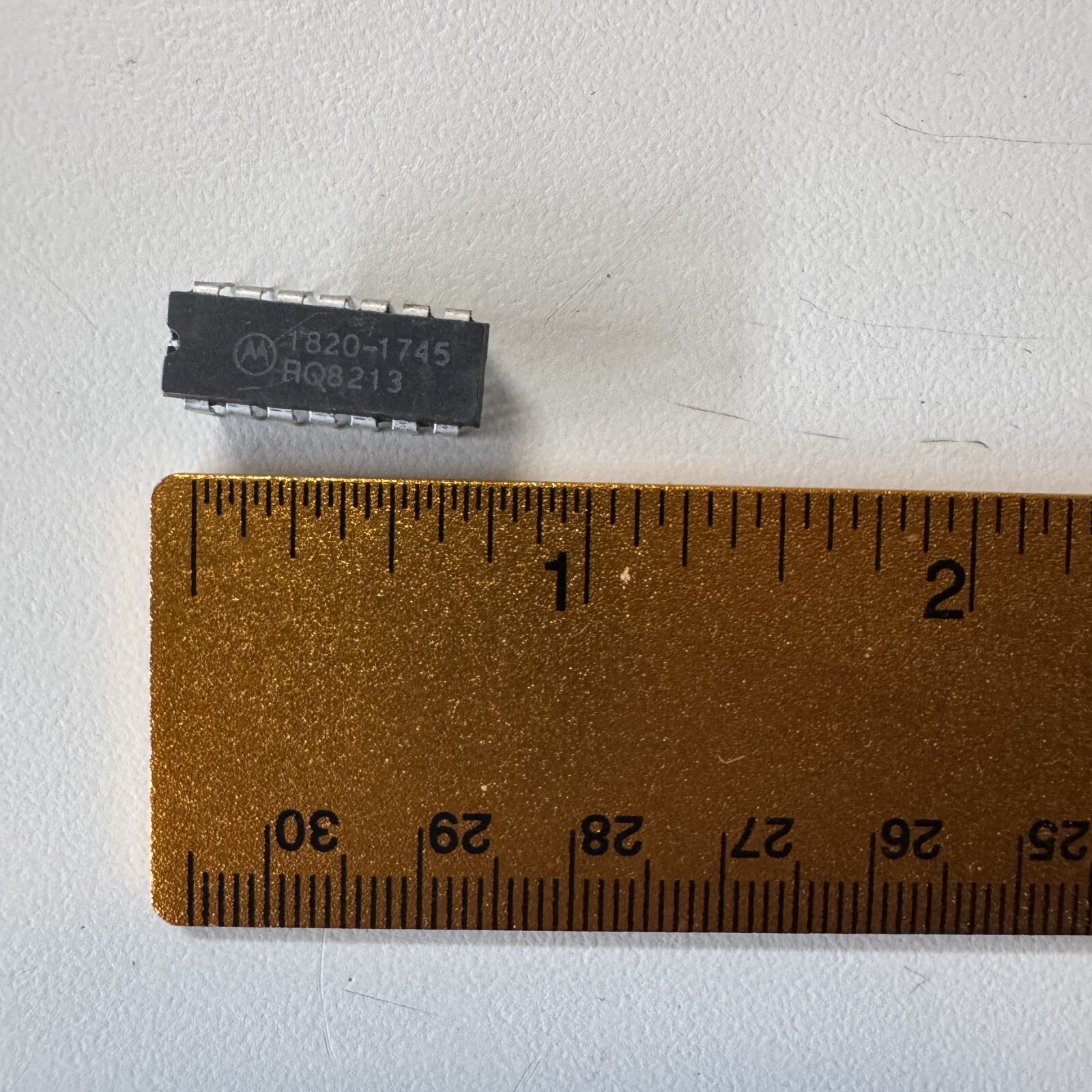 HP / AGILENT 1820-1745 integrated circuit ic