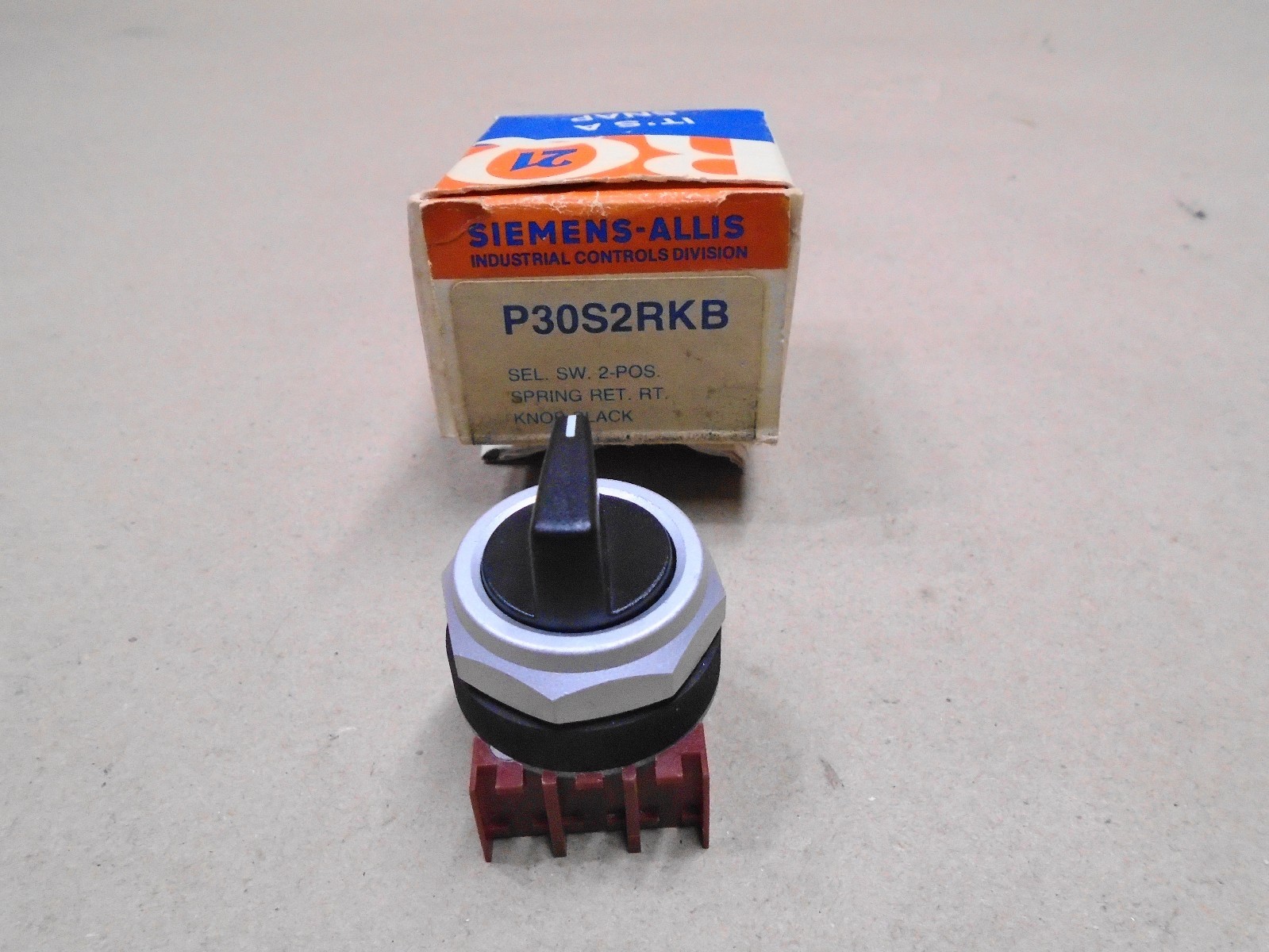 NEW Siemens P30S2RKB Selector Switch 2 Position Knob Black Class P30