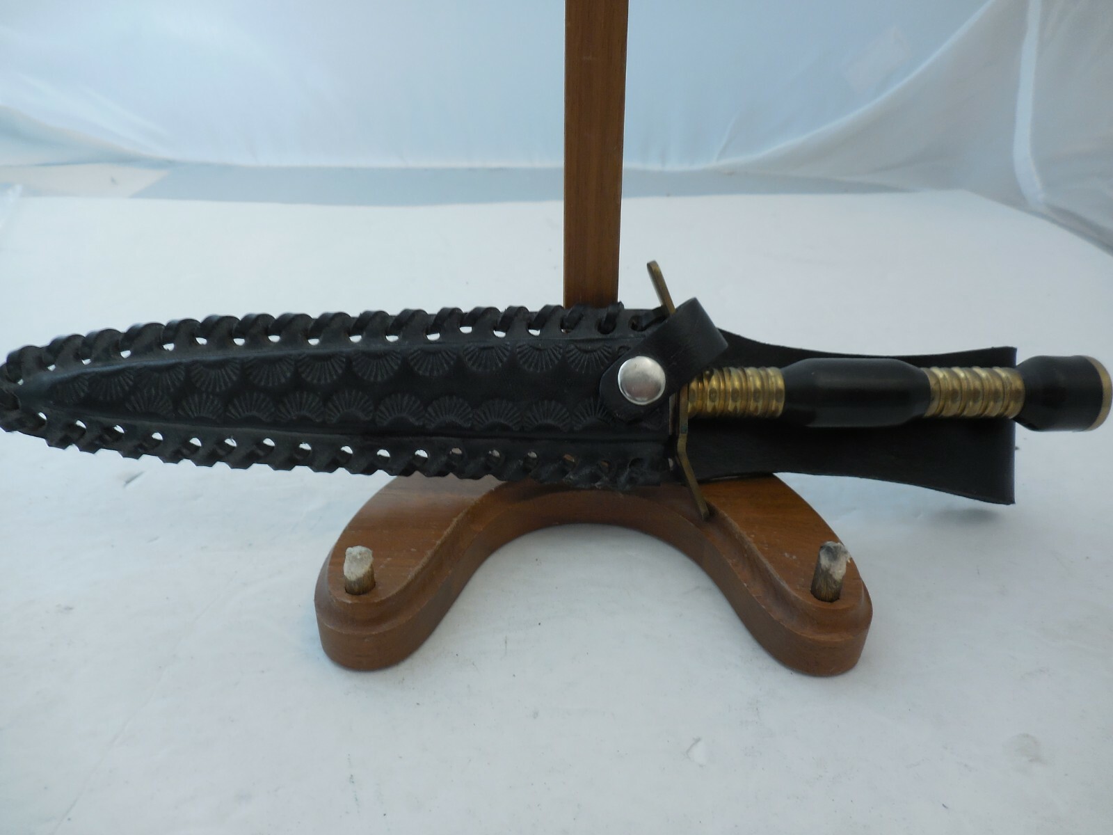 Vintage Dagger With Sheath Excellent Condition