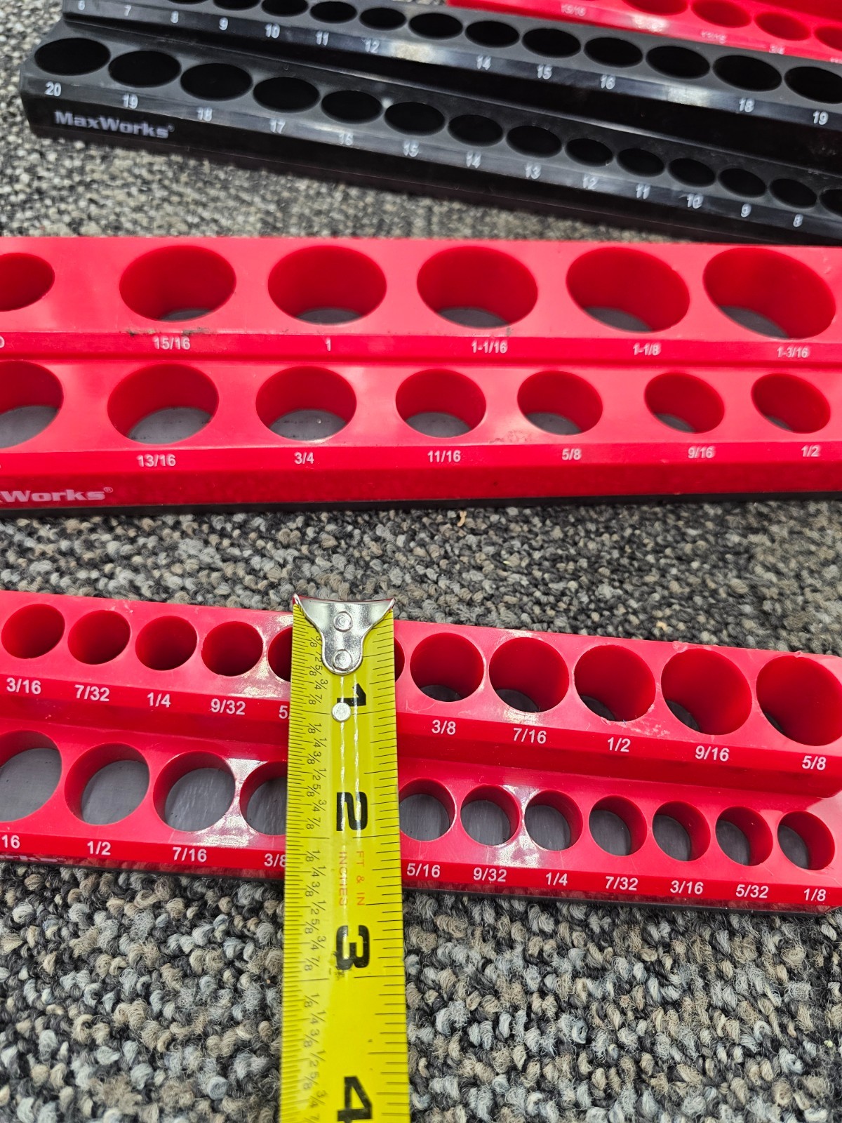 MaxWorks Magnetic Socket Organizer 4-Piece Red/Black For SAE & Metric Sockets