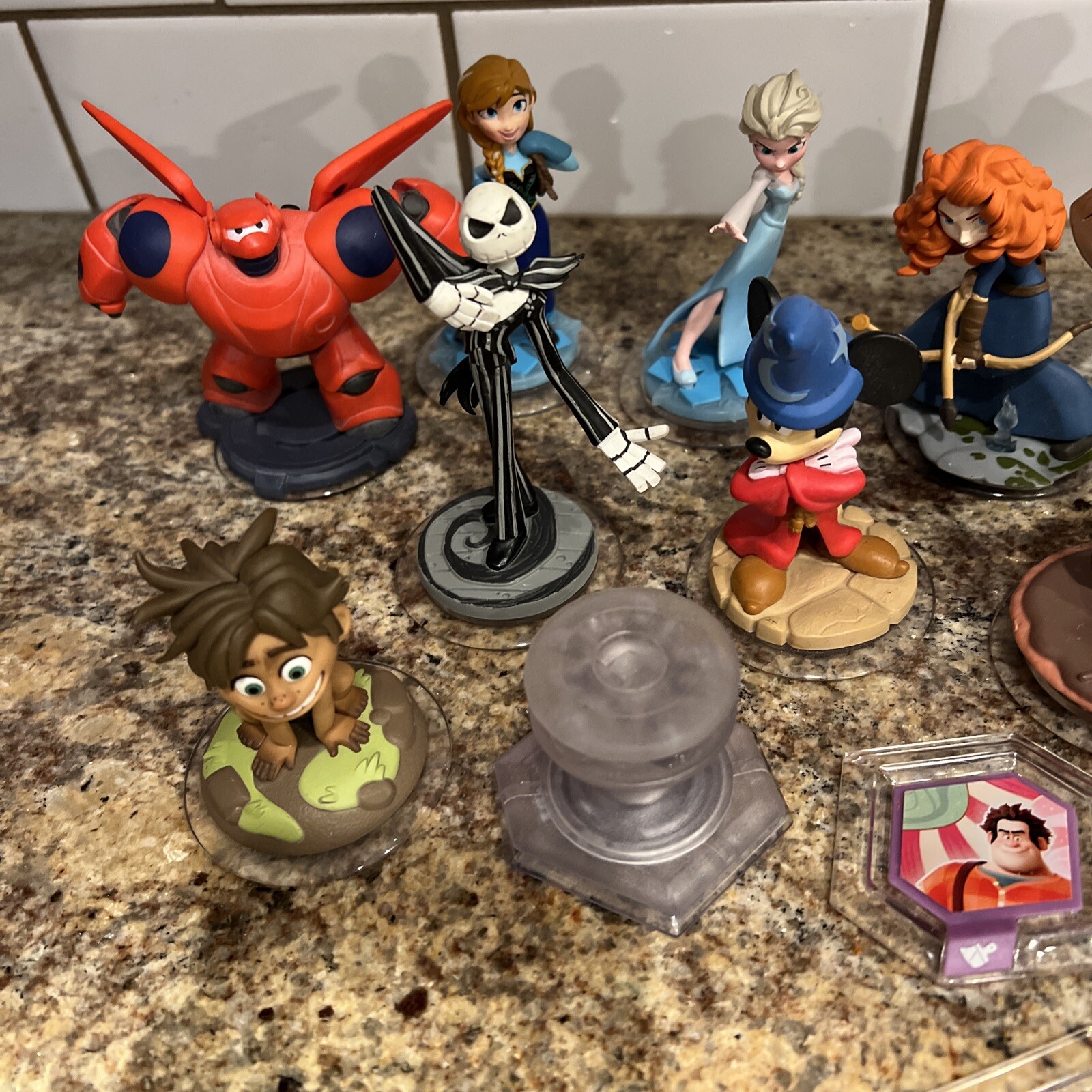 Disney Infinity Lot 15 Pcs: Incredibles, Brave, Frozen, Stitch, Nightmare, More
