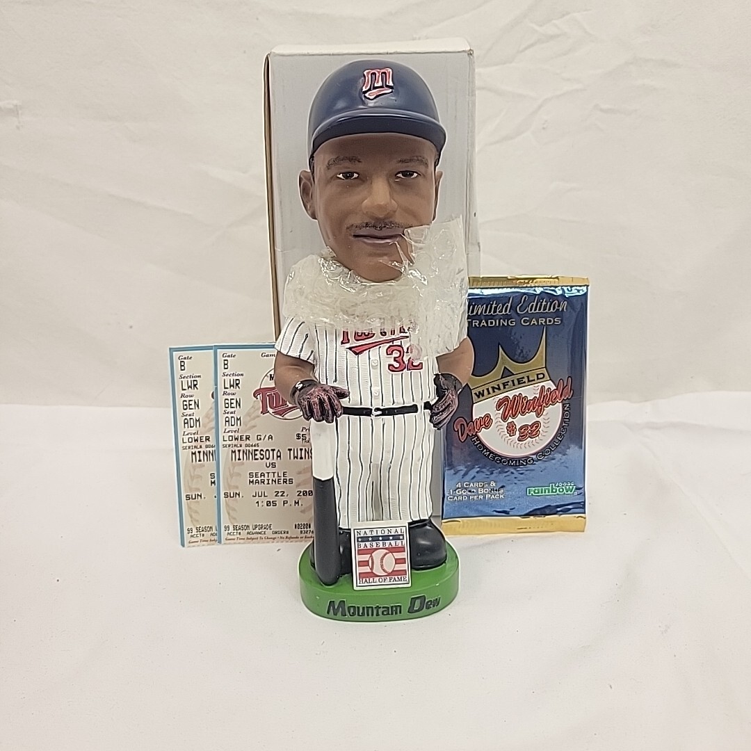 Dave Winfield Minnesota Twins Bobblehead w/ Trading Card Pack & Ticket Stubs