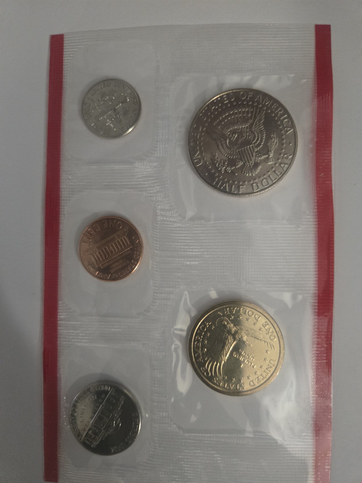2001 - D United States Mint  Uncirculated (5 Coins) Coin Set - Red No Quarters