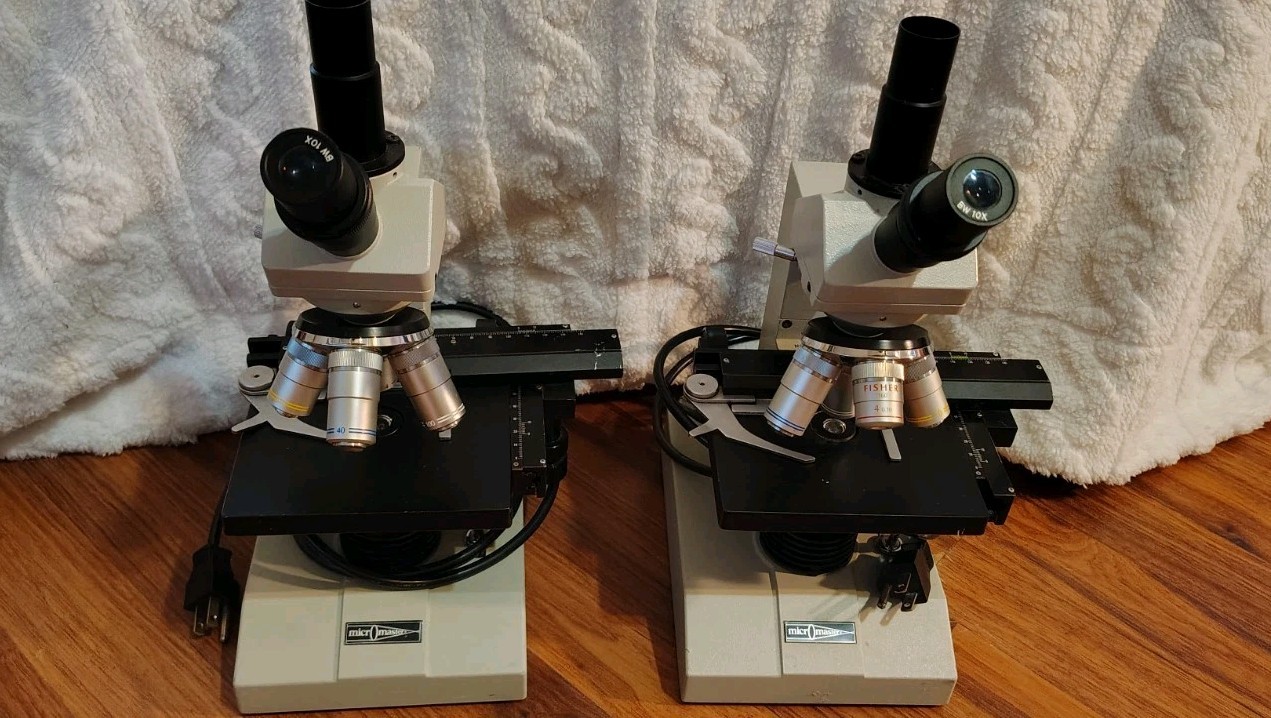 Lot Of 2 Micromaster Fisher Scientific Model E Microscope W/ 4 Objectives