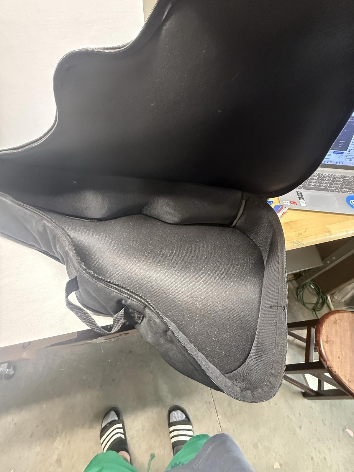 Levy 39" Black Soft Guitar Case with Shoulder Straps and Front Pocket